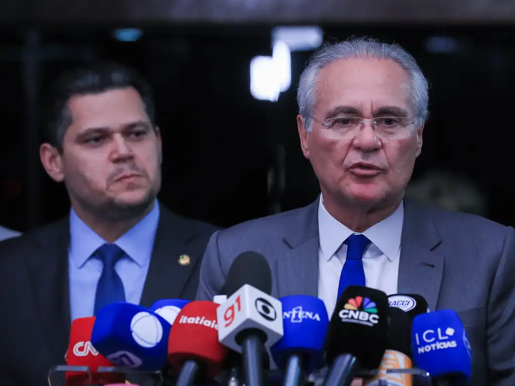 Renan Calheiros, relator da isenção do IR