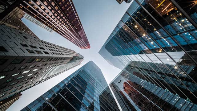 Saiba o porquê você deve aumentar a aposta nos FIIs HGLG11 e VISC11 agora