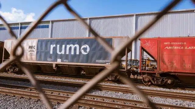 Foto de trens da Rumo (RAIL3)