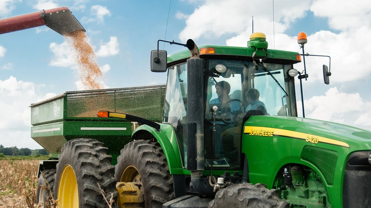 Trator de fazenda para Boa Safra