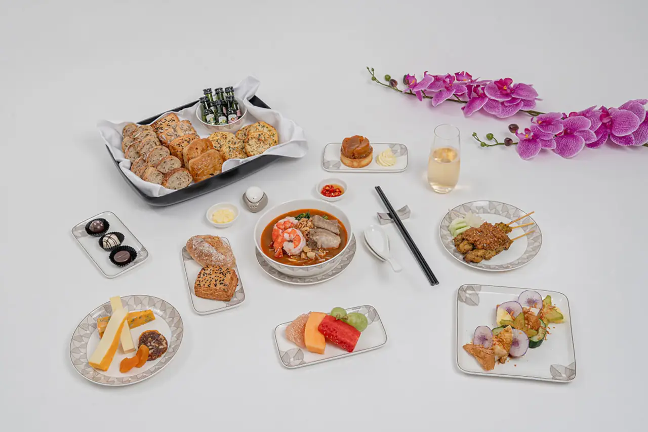 Singapore Airlines +Christofle