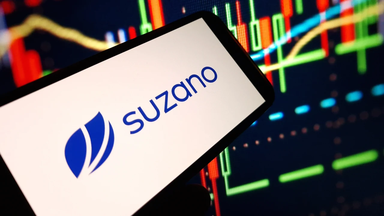 Logo da Suzano em tela de celular