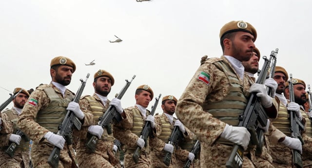 Instituto estima que Exército iraniano tem mais de meio milhão de soldados