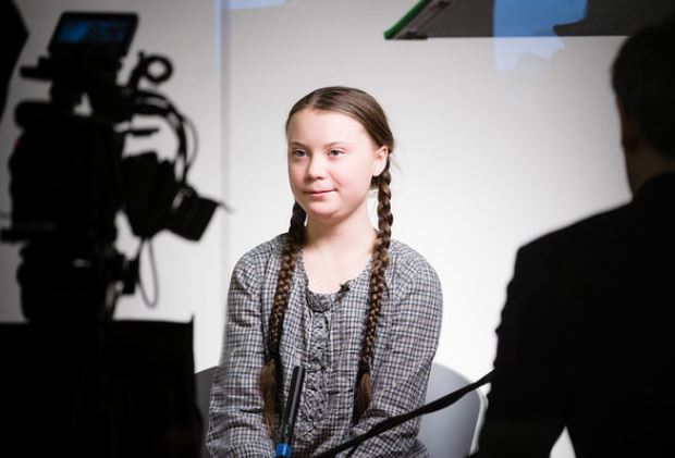 Greta Thunberg é recebida como estrela em Davos e pede que líderes globais “ouçam a Ciência”