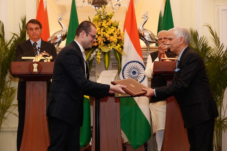 Governo assina projeto de parceria com a Índia para pesquisa e produção animal