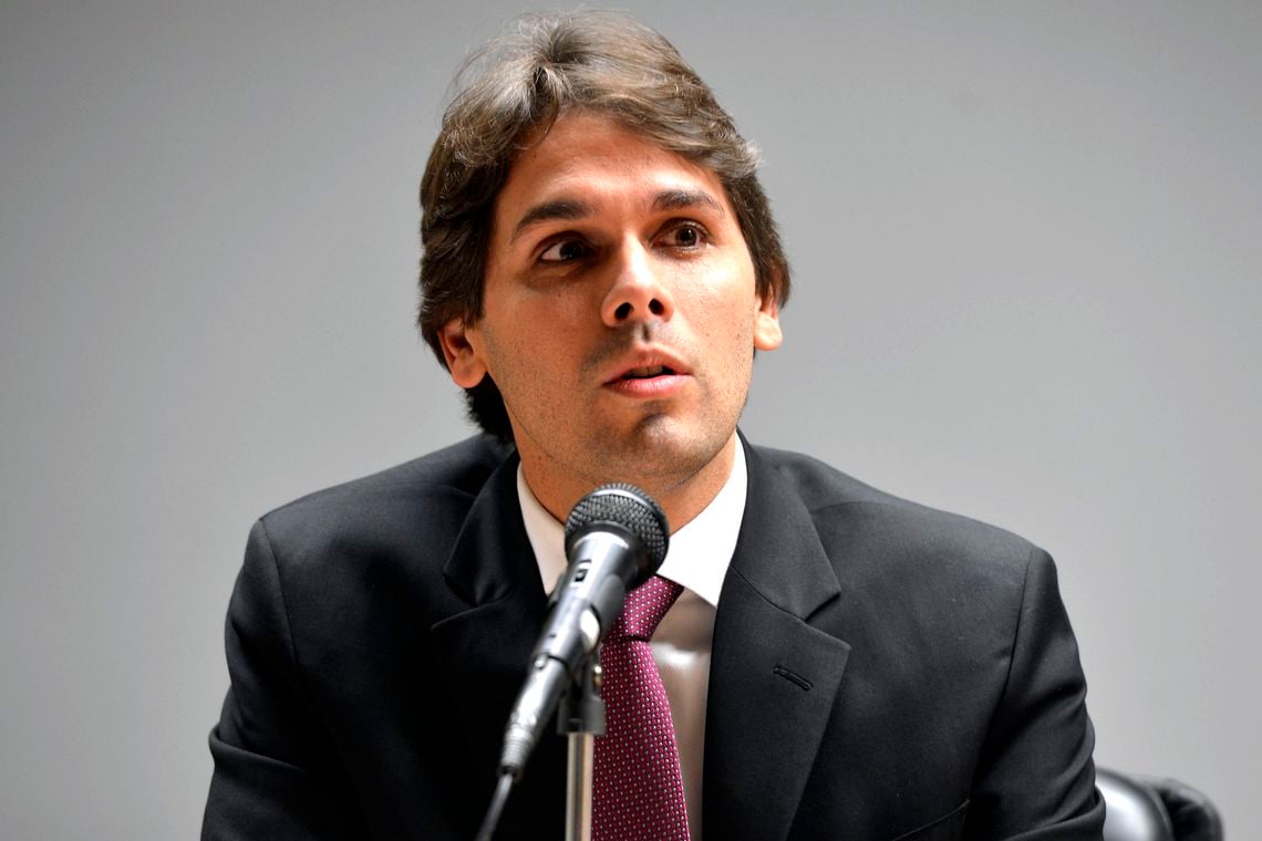Presidente do INSS pede demissão; secretário de Previdência assume cargo