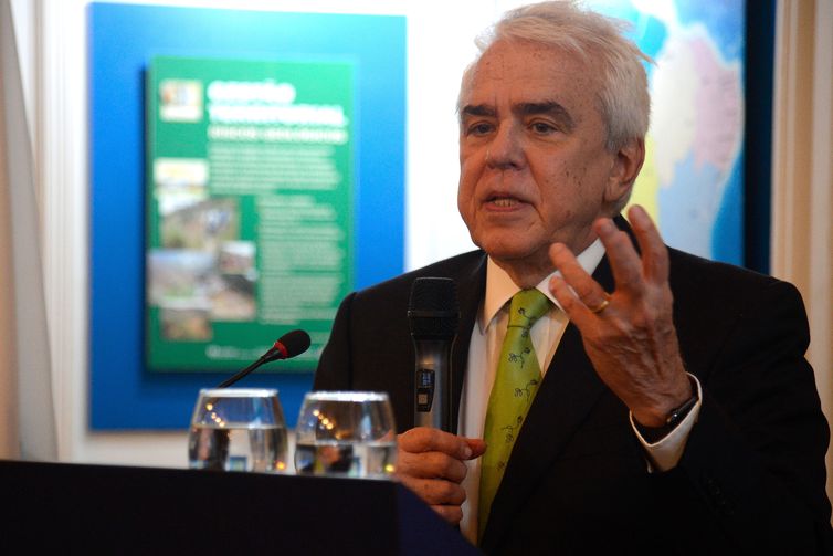 Castello Branco: greve na Petrobras (PETR3 PETR4) não vai aumentar valor do combustível