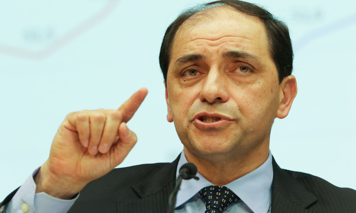 Ministério da Economia prevê rombo recorde de R$ 866 bi nas contas