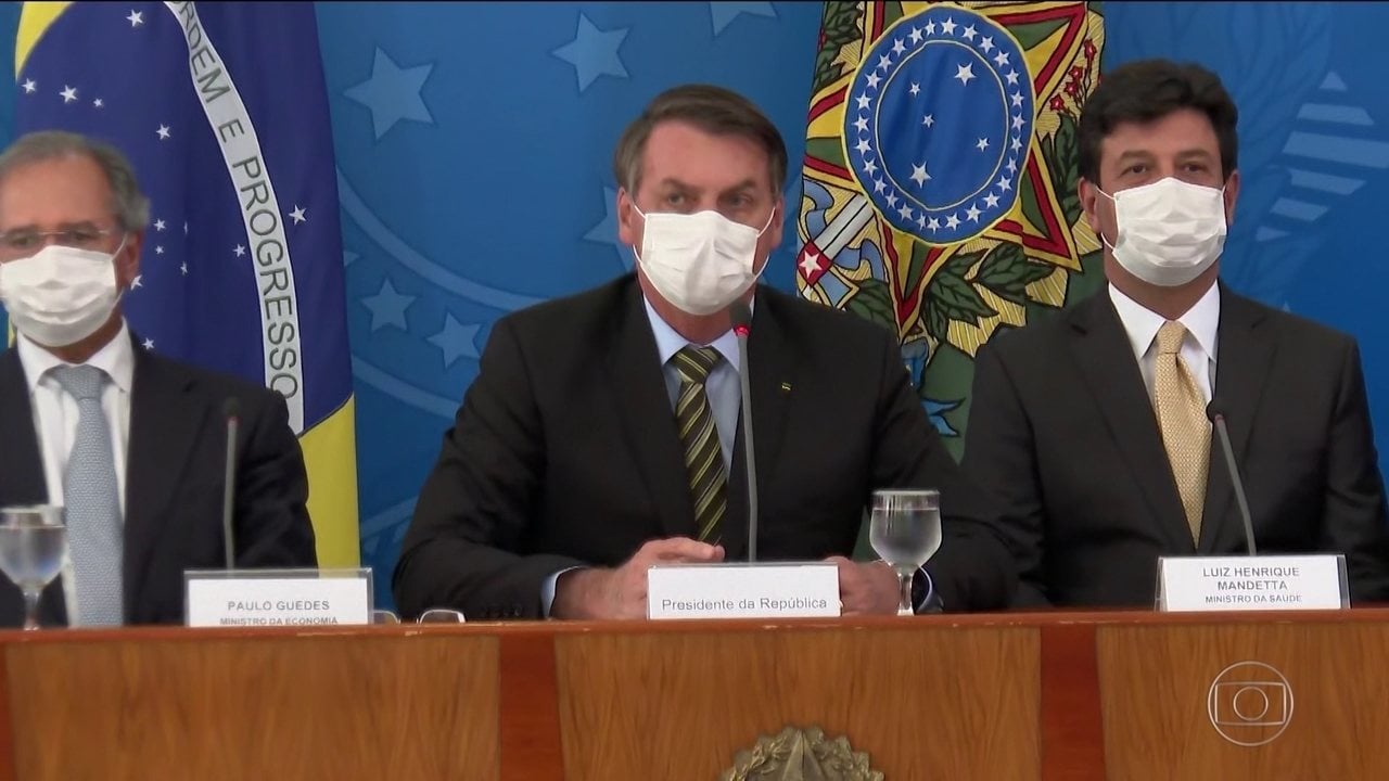 Críticas, mudanças de discurso: vejas as baixas do governo com o coronavírus