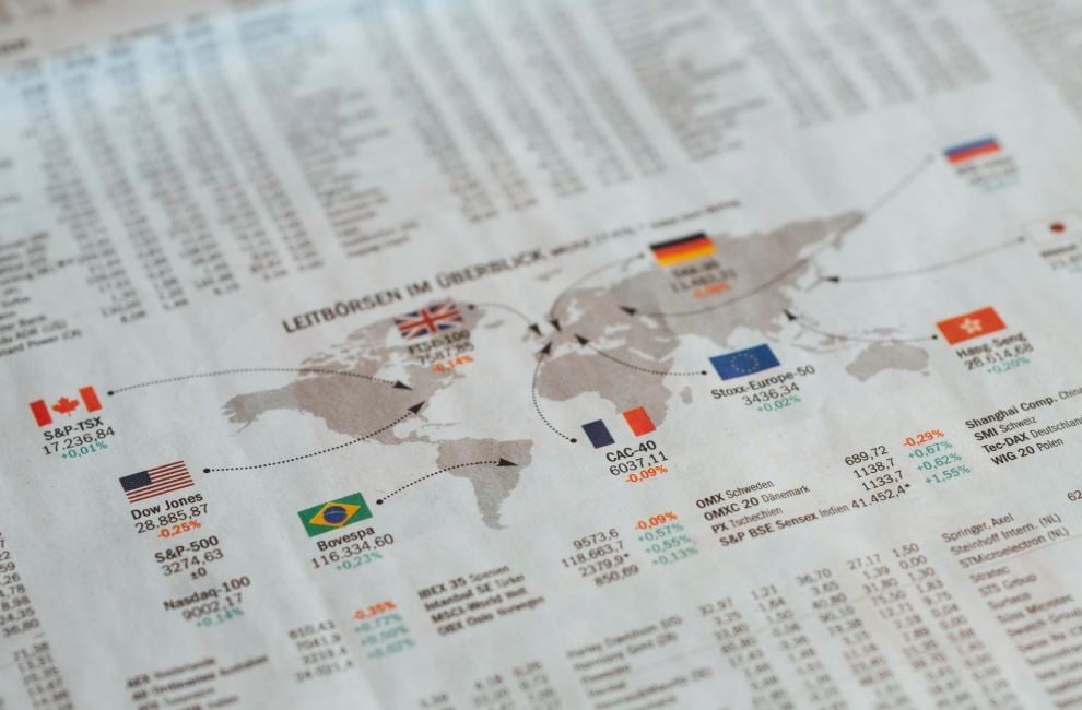 Futuros de NY e Ibovespa operam em alta; dia tem ata do Fomc