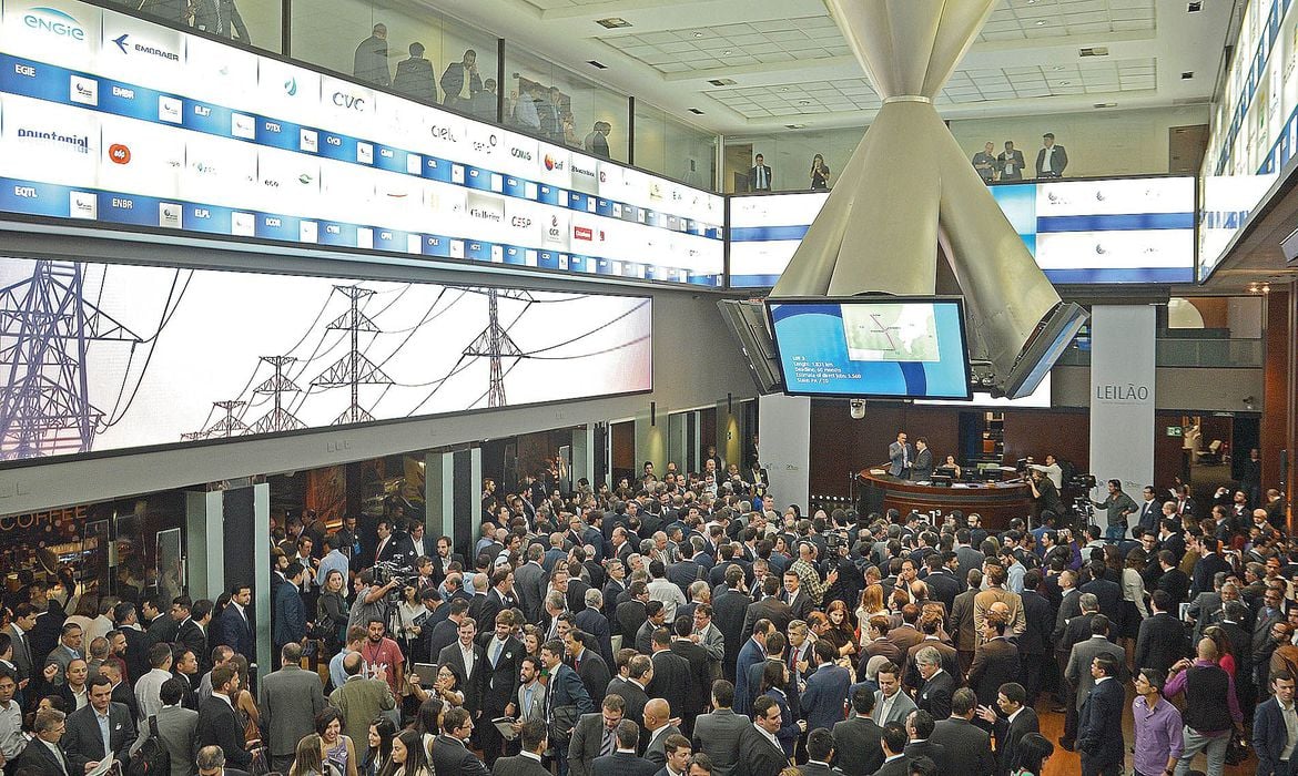 B3 (B3SA3): investidores na bolsa crescem 125% em um ano
