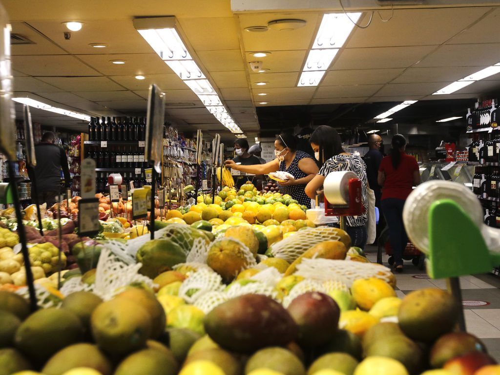 Faturamento de supermercados cresce 12,5% ante maio de 2019