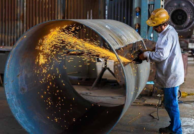 Produção industrial da zona do euro recua 11,8% em março