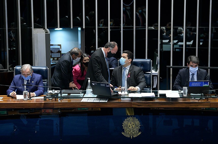 Senado adia instalar Comissão de Orçamento e votar autonomia do BC