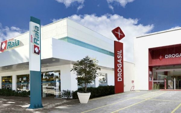 Raia Drogasil (RADL3) lucra R$ 198,492 mi no 4TRI, alta de 38,5%