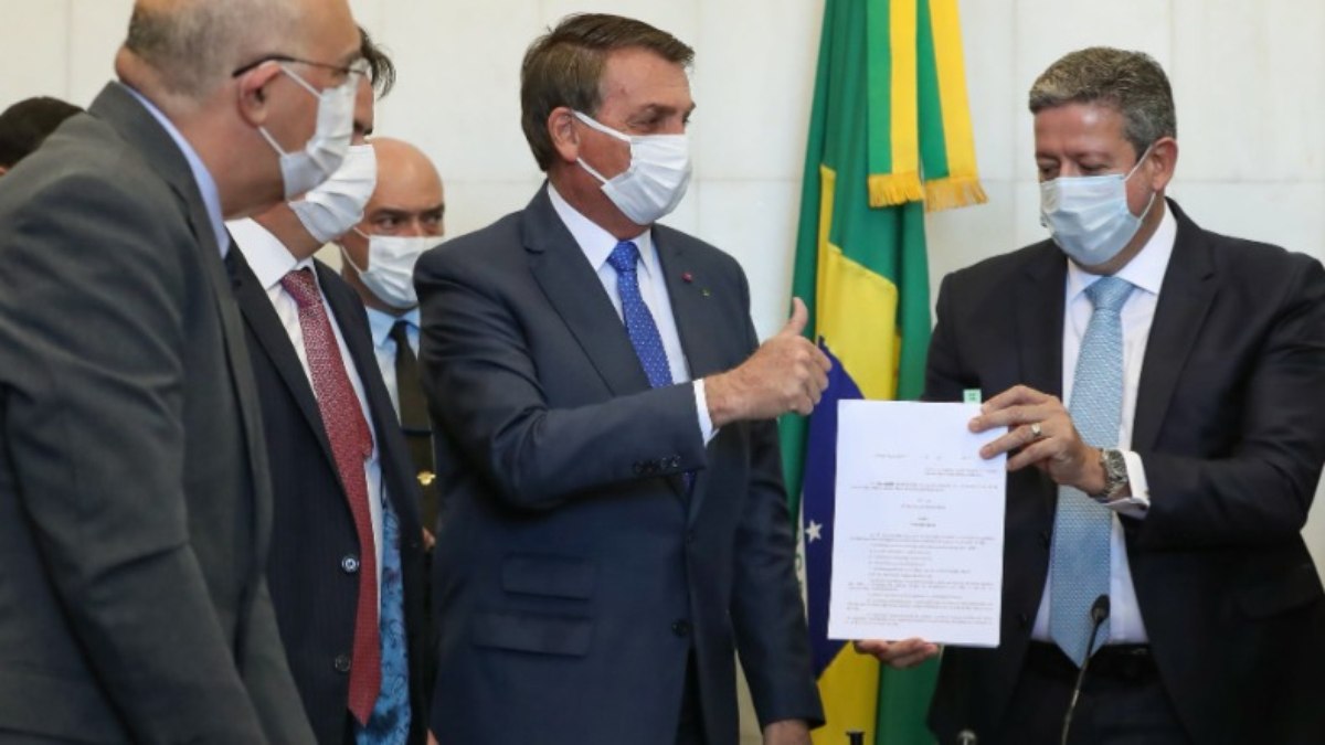 Oposição articula elevação do valor do Auxílio Brasil