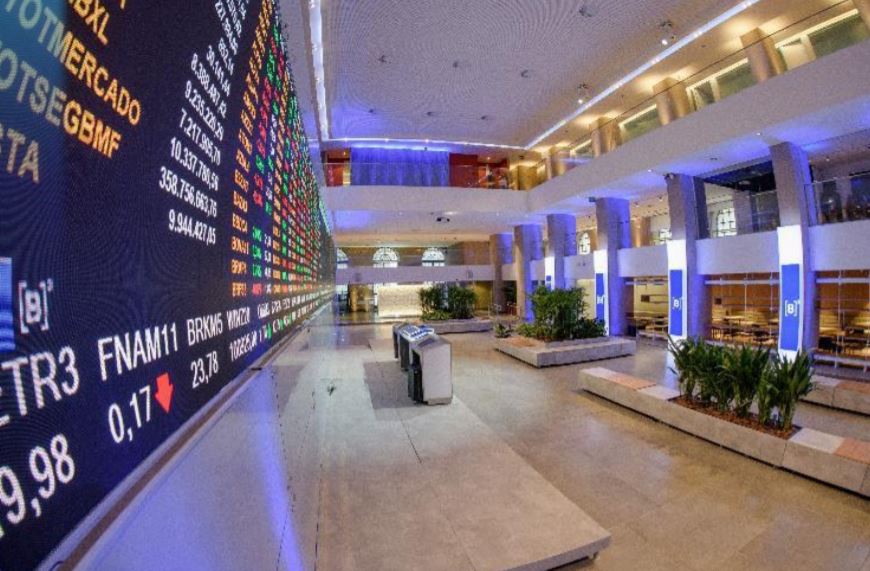 Ibovespa sobe após sete quedas seguidas; IPCA-15, prévia da inflação, é destaque no dia