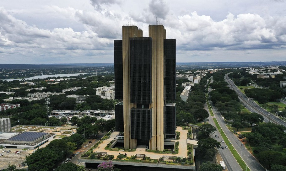Focus revisa Selic de 2023 para 12,25%, veja as demais projeções
