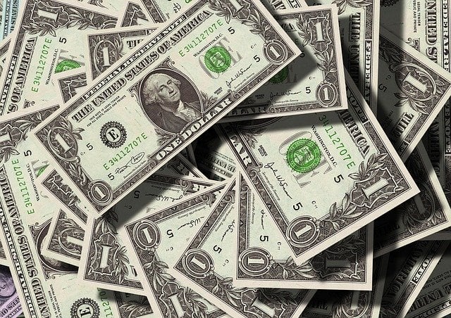 Dólar cai para R$ 4,93 após divulgação de dados de emprego nos EUA