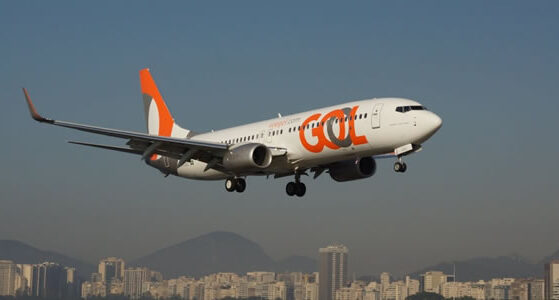 Gol (GOLL4) aprova incorporação por acionistas da Smiles (SMLS3); B3 (B3SA3) ajusta valores de JCP