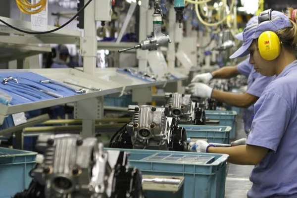 PMI industrial do Brasil fica em 36 pontos, o pior já registrado
