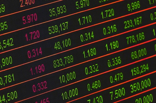 Bolsa desacelera alta; Nova York intensifica elevação