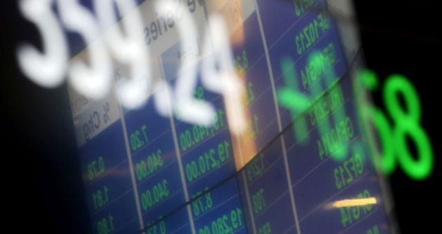 Ibovespa abre em queda, acompanhando futuros de NY