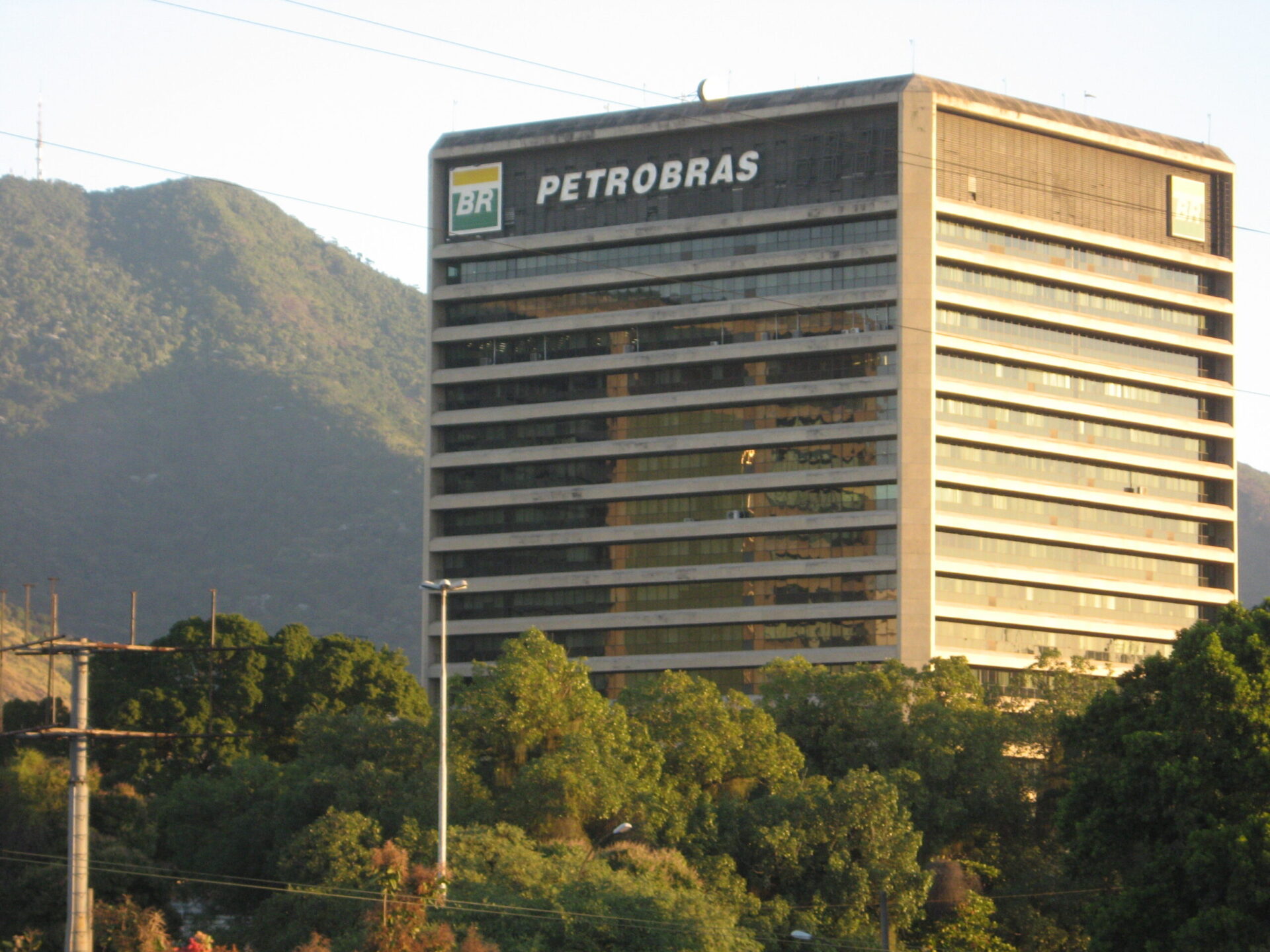 Petrobras (PETR3) oferece nova precificação para gás; Cielo (CIEL3) confirma crédito a pequenas e médias empresas