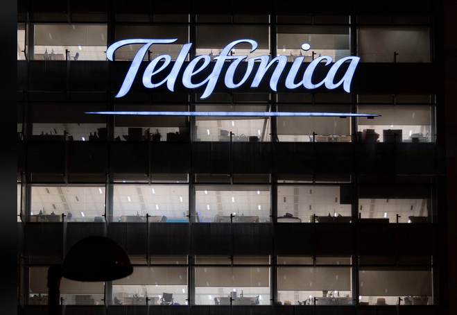 Telefônica (VIVT4) aprova conversão de ações e inicia período de recesso