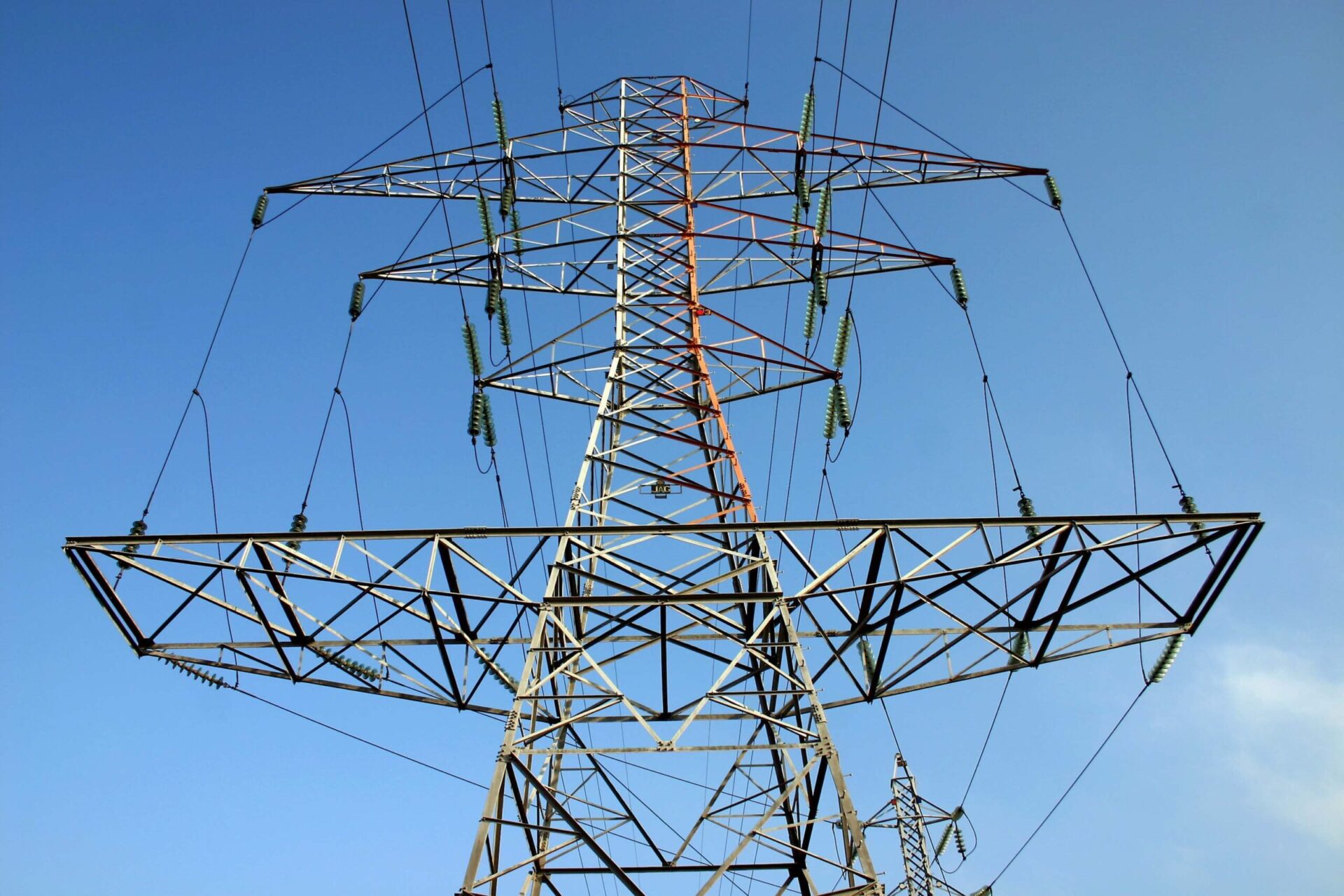 Consumo de energia elétrica sobe 13,4% no Brasil em abril, diz CCEE