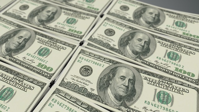 Dólar fecha esta sexta em baixa de 0,87%, a R$ 4,87