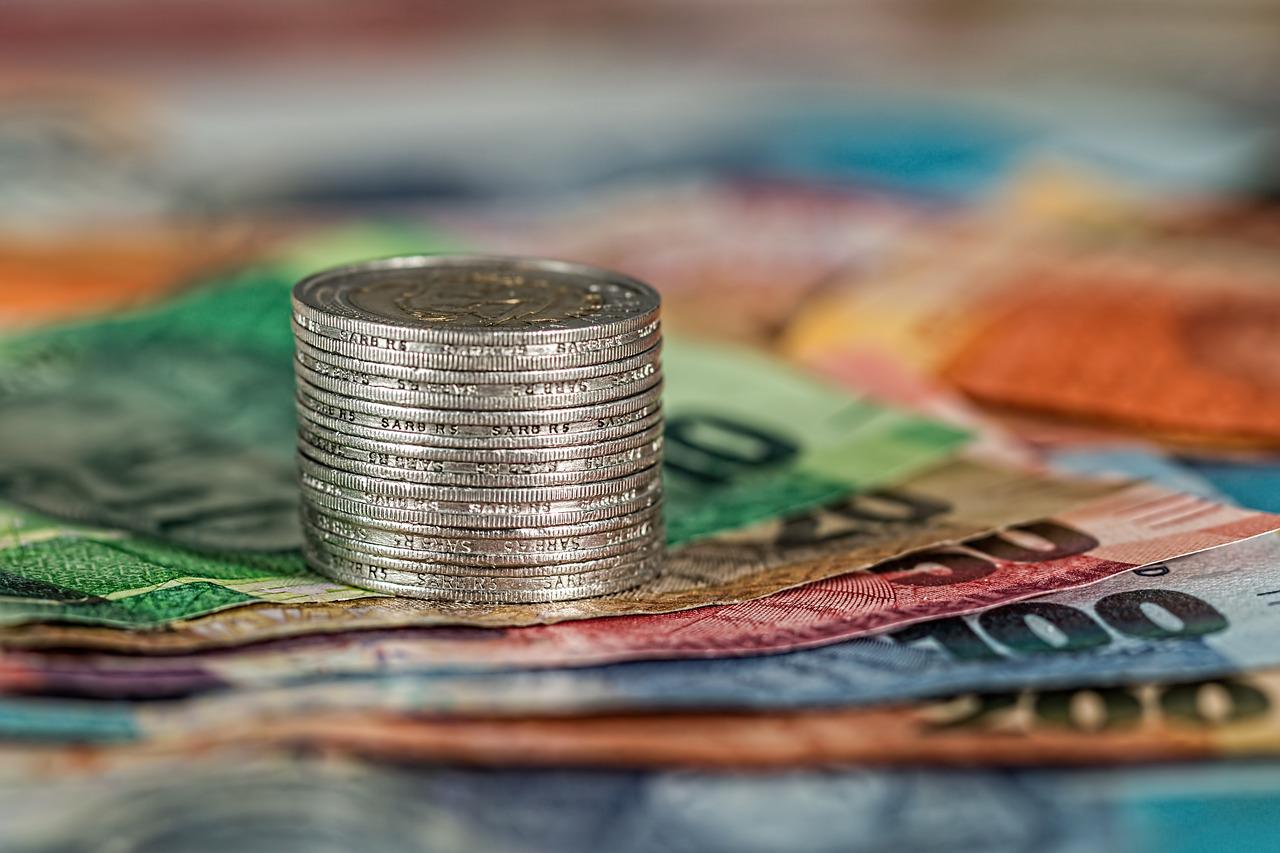 Boletim Focus projeta inflação menor em 2022, mas maior em 2023