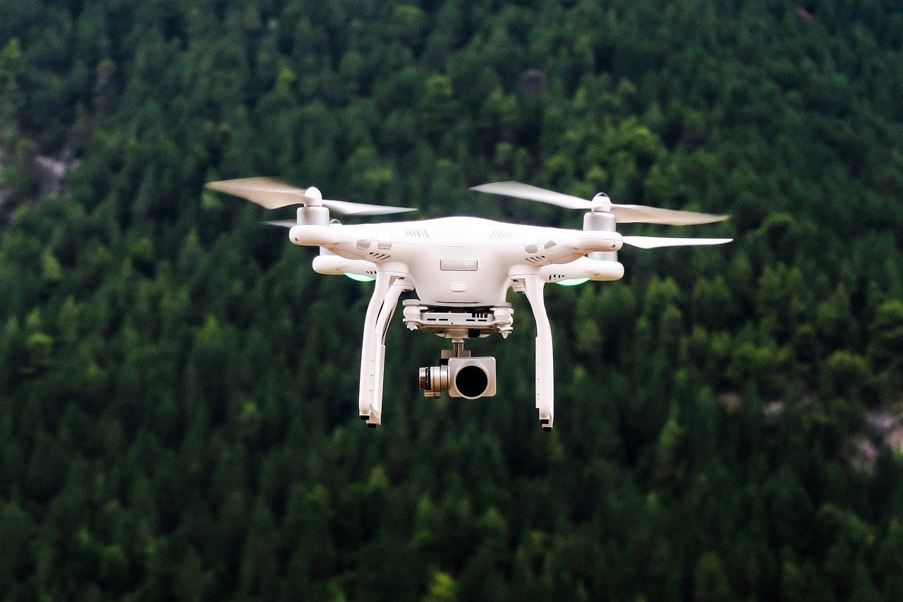 Embraer (EMBR3) anuncia investimento na XMobots, empresa de robótica móvel e drones