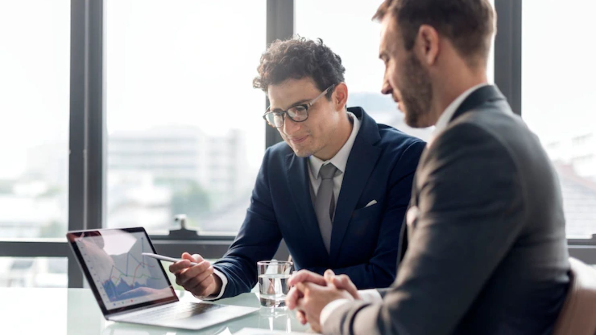 Como contratar um assessor de investimentos?