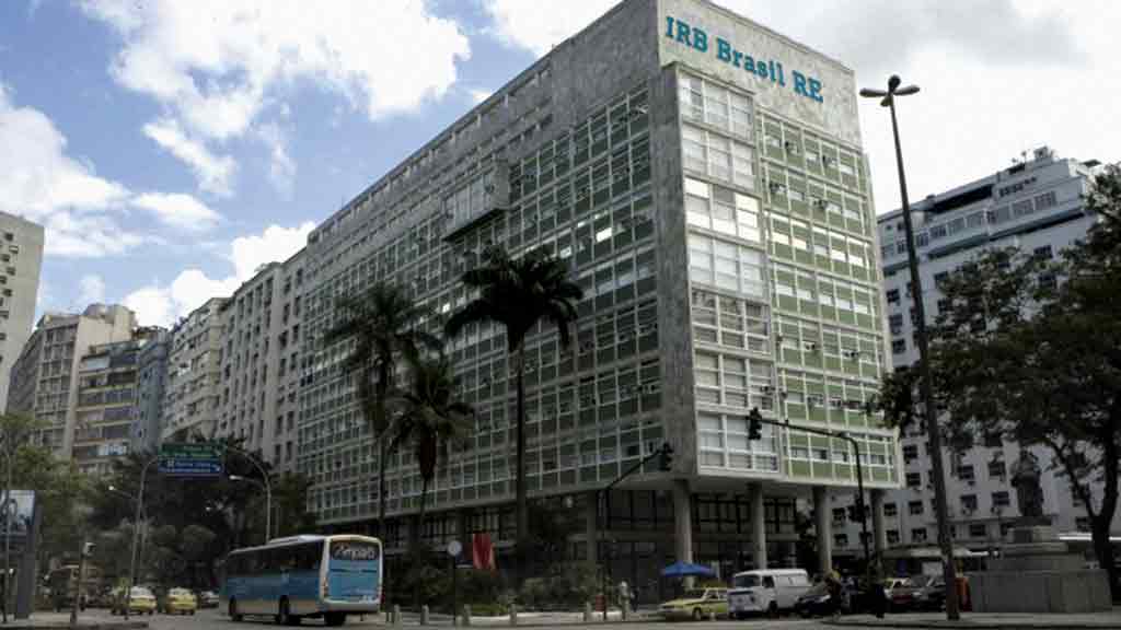 IRB (IRBR3) reporta lucro líquido de R$ 6,1 mi em abril, revertendo prejuízo anterior