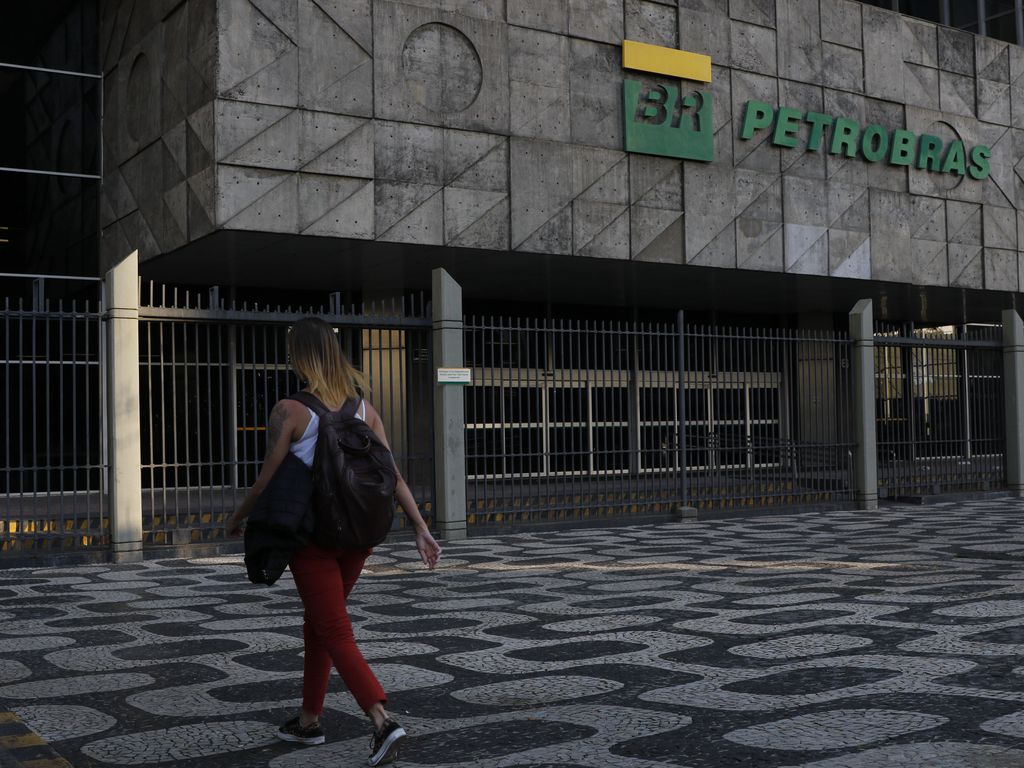 Primeira semana de Lula faz Petrobras (PETR4) perder R$ 12,7 bi em valor de mercado
