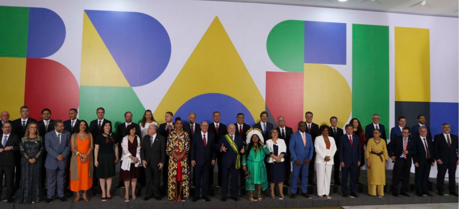 Desoneração de combustíveis é mantida; Petrobras, Correios e EBC ficam sem privatização