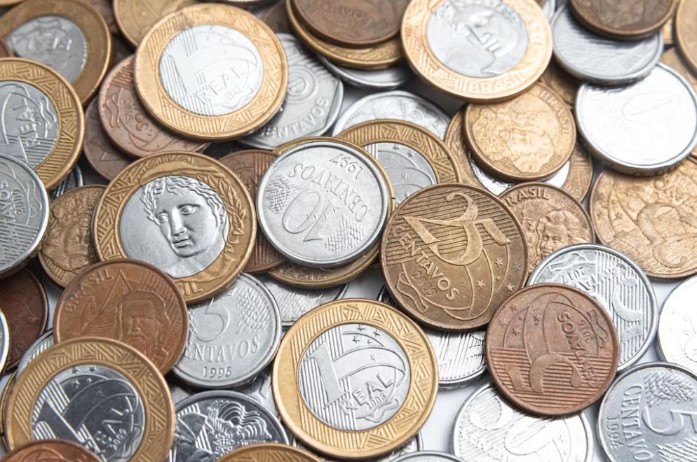 CSN (CSNA3), Petrobras (PETR4) e mais: ações que pagam dividendos acima da Selic a 12,75% ao ano