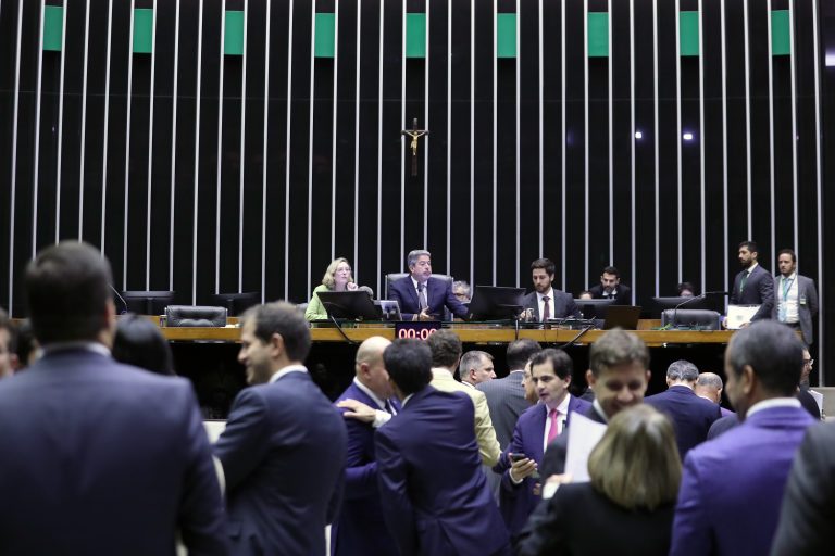PL 2.630 ou “PL das Fake News”: entenda o que está em discussão no Congresso