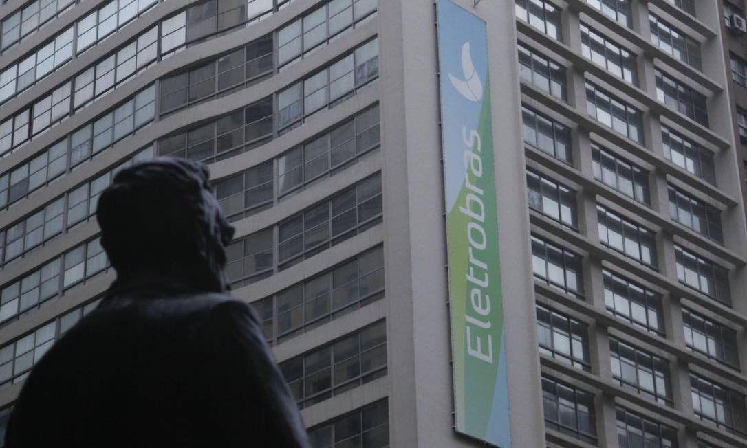 Eletrobras (ELET3) inicia estudo de sua 4ª emissão de debêntures no valor de R$ 7 bi