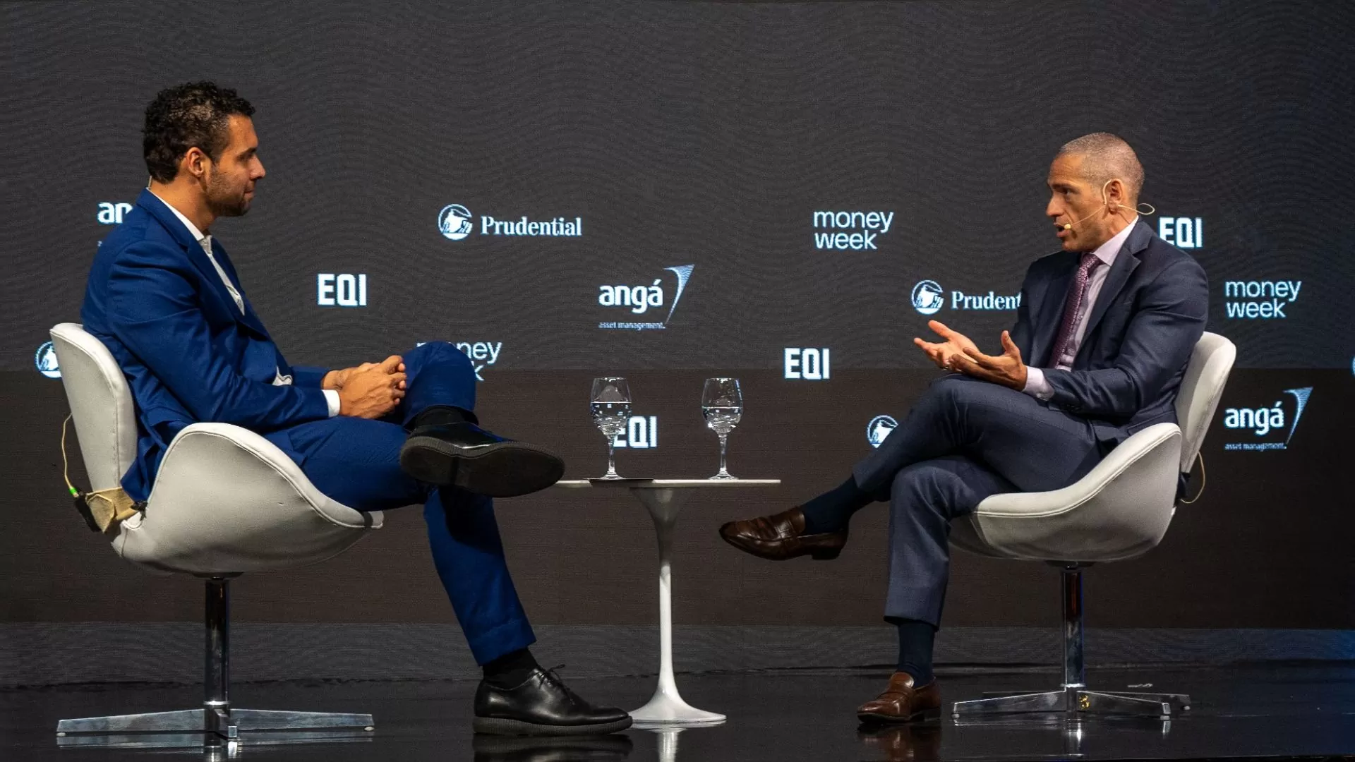 Professor HOC responde: Chegou o fim da hegemonia do Dólar?