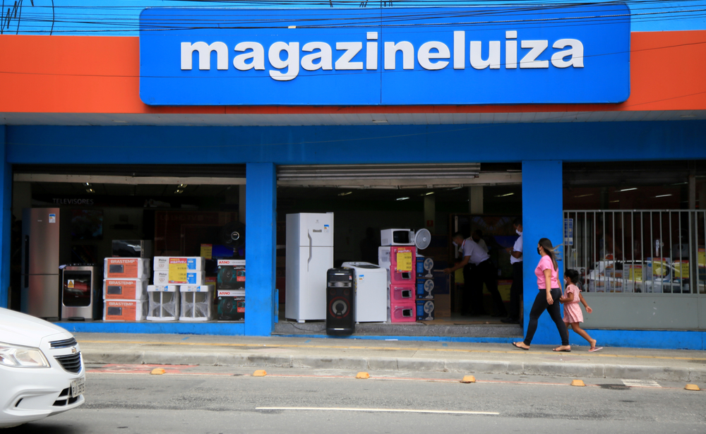 Magazine Luiza (MGLU3) reporta lucro de R$ 331 milhões no 3TRI23 após inconsistências