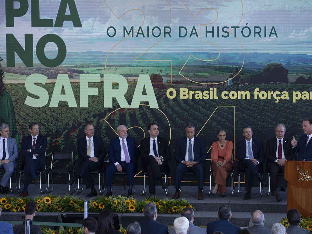 Governo anuncia Plano Safra com R$ 364 bilhões para financiamento