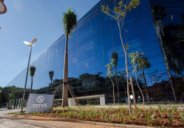 Totvs (TOTS3) reporta lucro líquido de R$ 103,8 mi 2TRI23, queda de 19,5%