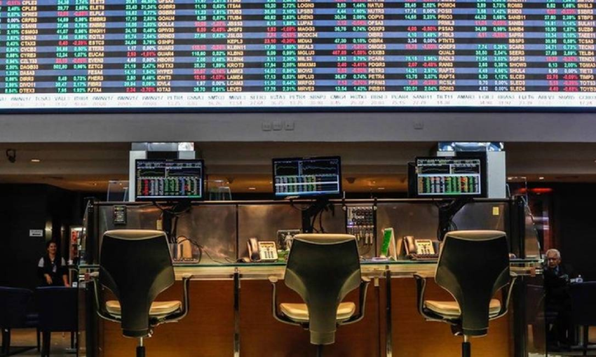 B3 (B3SA3) reporta lucro líquido recorrente de R$ 1,1 bi no 2TRI23, queda de 4,3%