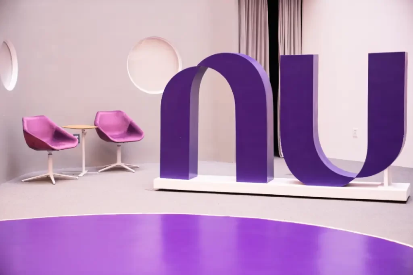 Nubank (NU; ROXO34) reverte prejuízo e lucra US$ 224,9 mi no 2TRI23