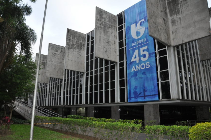 Sabesp (SBSP3) tem quase 6% de alta em uma semana e banco recomenda compra