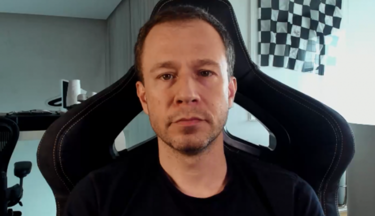 Tiago Leifert vai abandonar B3 (B3SA3) e focar em ações nos EUA