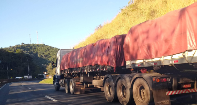 Volume de serviços recua mais do que o esperado em novembro