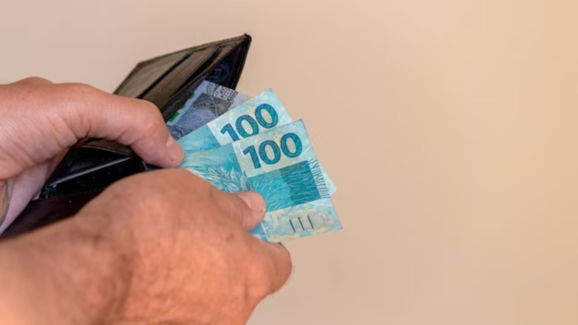 Prazo para pagamento da 2ª parcela do 13º salário termina amanhã